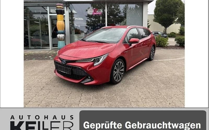 Rot Gebraucht 2021 Toyota Corolla Team Kombi | 21.960 € (Guter Preis) - Bild 1/4