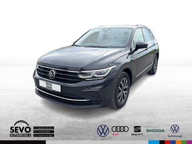 Grau Gebraucht 2021 VW Tiguan Life SUV | 24.980 € (Guter Preis) - Bild 1/4