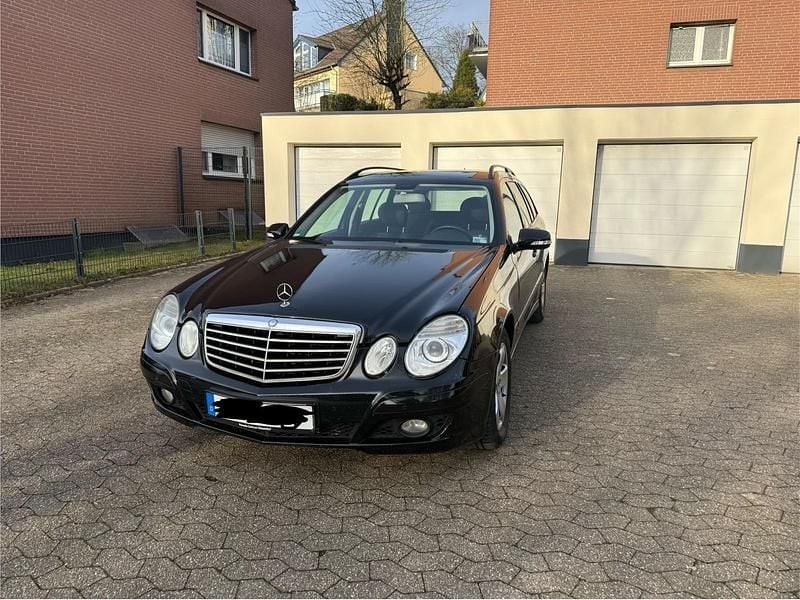 Schwarz Gebraucht 2007 Mercedes E220 Kombi | 2.990 € (Superpreis) - Bild 1/4