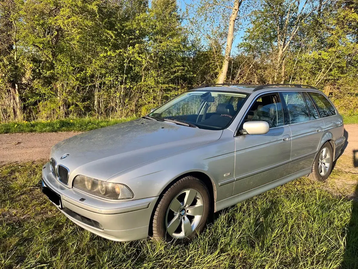 Second-hand BMW 520 170 CP (125 kW) 2002 Argintiu Break