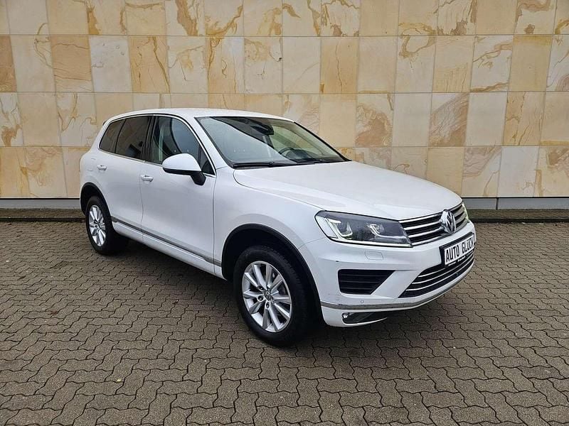 Gebraucht VW Touareg 262 PS (192 kW) 2016 Oryxweiß perlmutteffekt SUV