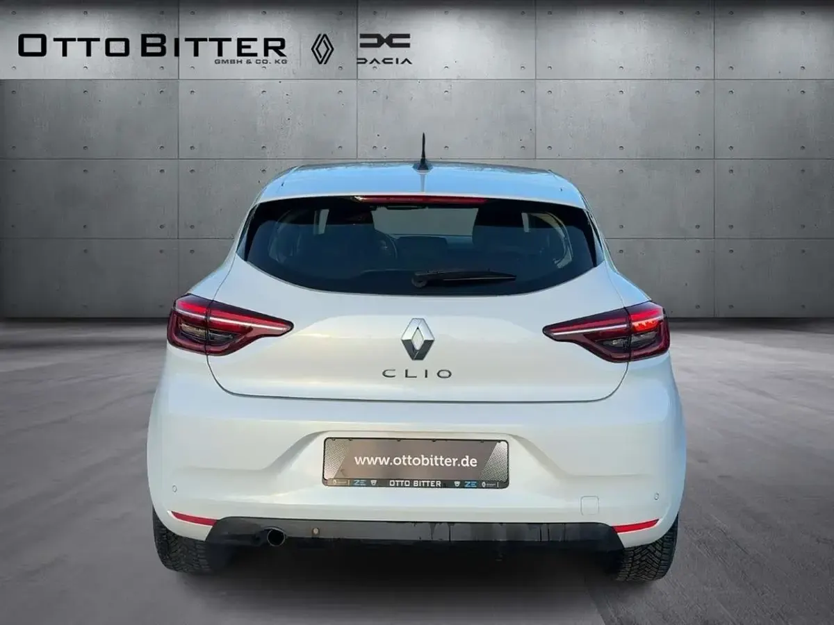 Gebraucht Renault Clio V Zen 91 PS (66 kW) 2022 Quarzweiß Limousine