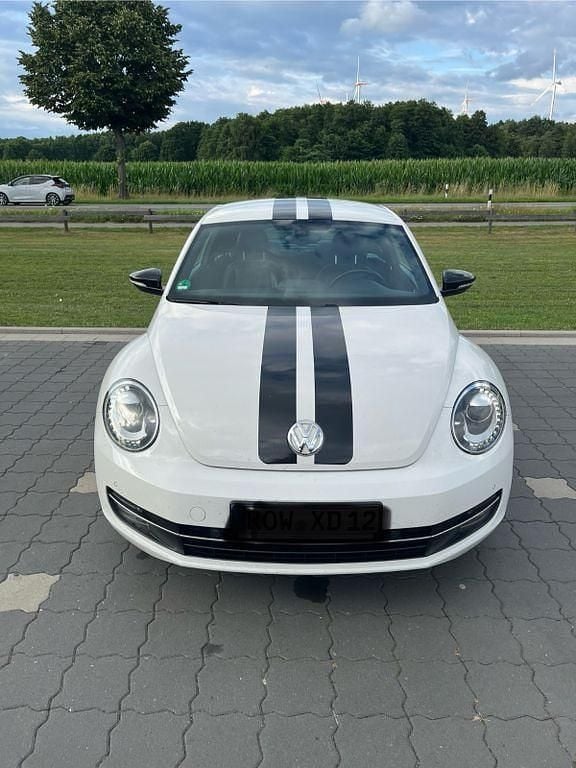 Weiß Gebraucht 2012 VW Beetle Sportline Limousine | 10.400 € (Guter Preis) - Bild 1/4