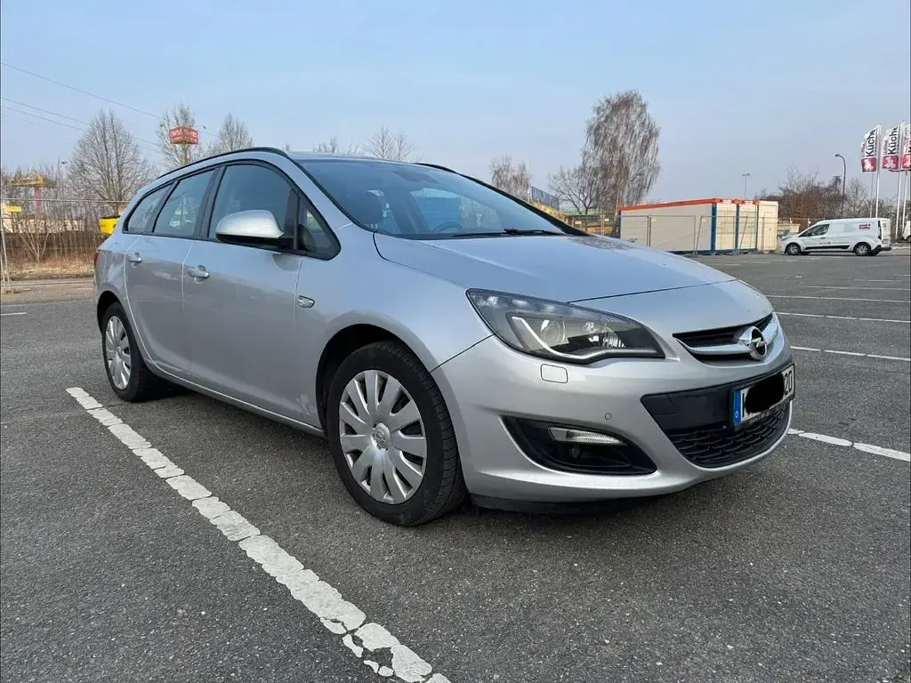 Usata Opel Astra Eco 110 CV (80 kW) 2014 Argento Berlina