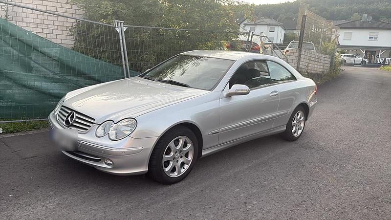 Silber Gebraucht 2004 Mercedes CLK200 Coupé | 3.900 € (Guter Preis) - Bild 1/4