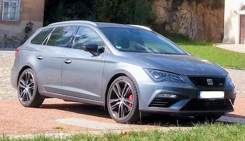 Grau Gebraucht 2017 Cupra Leon Limousine | 19.950 € (Fairer Preis) - Bild 1/1
