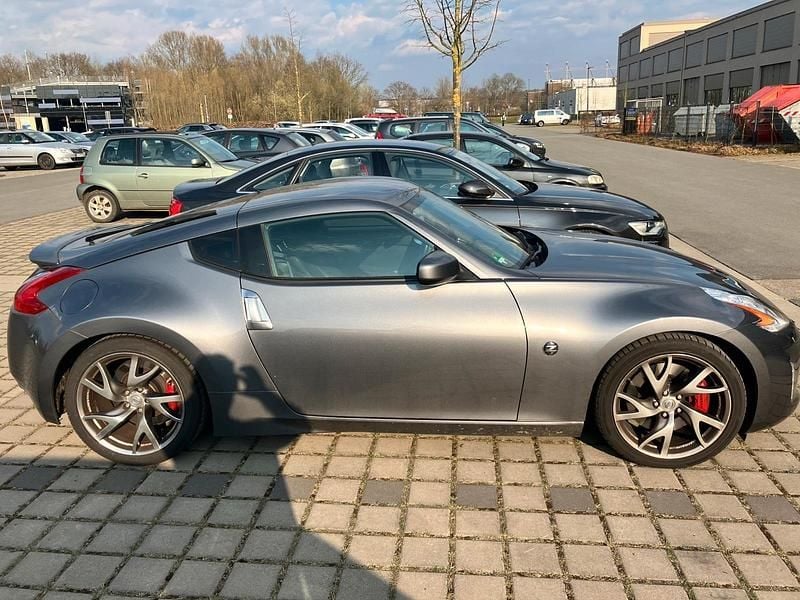Gebraucht Nissan 370Z Pack 328 PS (241 kW) 2015 Grau Coupé