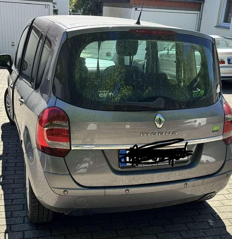 Używany Renault Modus Dynamique 103 KM (75 kW) 2011 Szary Minivan