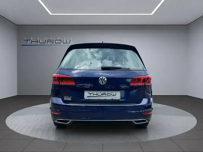 Gebraucht VW Golf VII Highline 131 PS (96 kW) 2018 Atlantik blue metallic Limousine