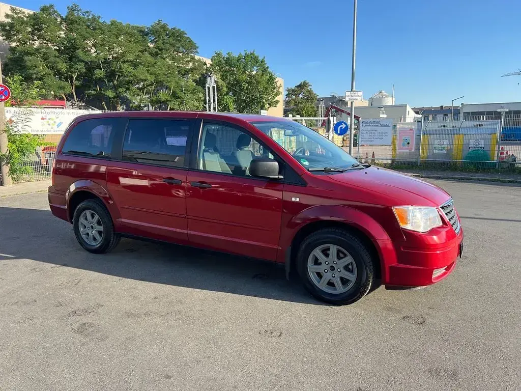 Gebraucht Chrysler Grand Voyager 163 PS (119 kW) 2008 Rot Van / Kleinbus