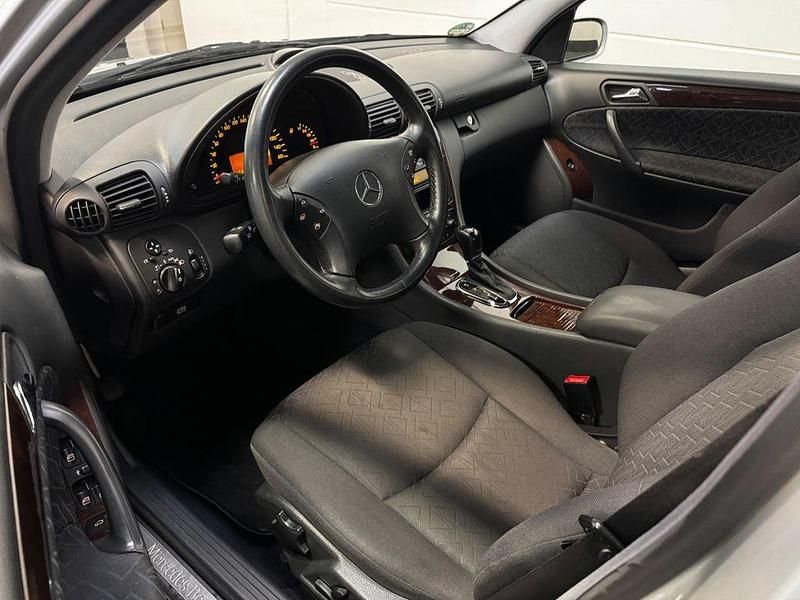 Gebraucht Mercedes C180 Elegance 129 PS (94 kW) 2000 Silber Limousine