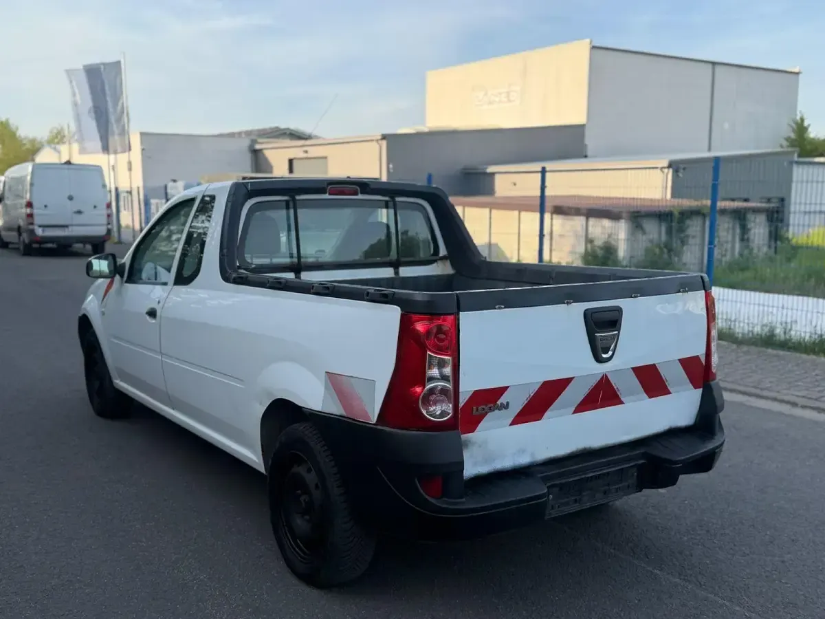 Gebraucht Dacia Pick up Basis 87 PS (63 kW) 2010 Weiß Pickup
