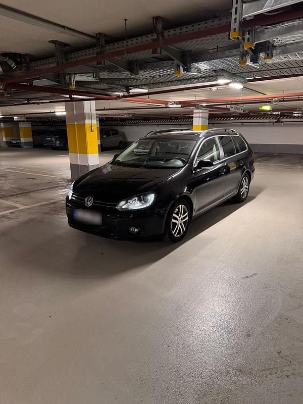 Gebraucht VW Golf VI Style 140 PS (102 kW) 2011 Schwarz Kleinwagen