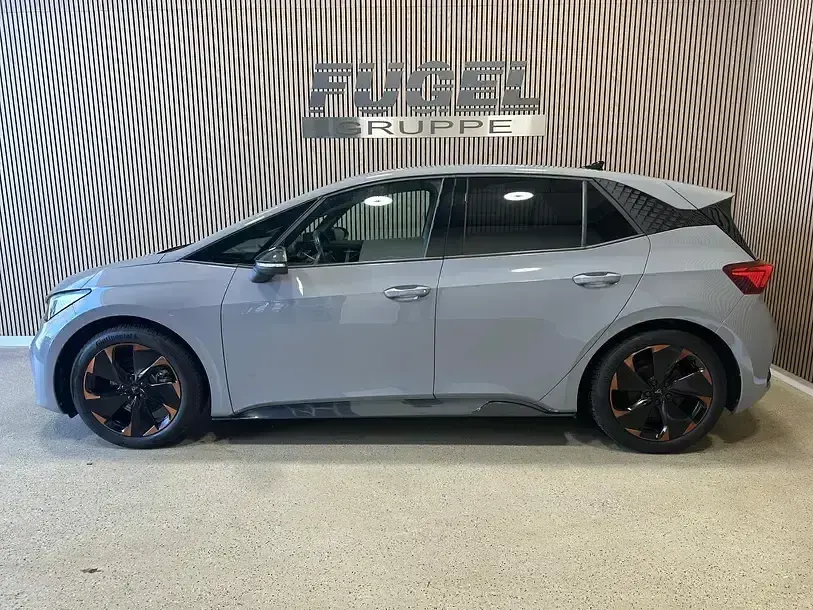 Käytetty Cupra Born 169 kW (231 HP) 2023 Harmaa Viistoperä