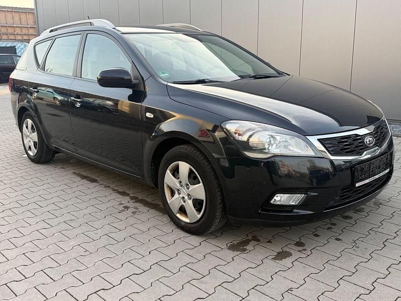 Schwarz Gebraucht 2011 Kia Ceed Sportswagon Vision Kombi | 1.600 € (Superpreis) - Bild 1/4