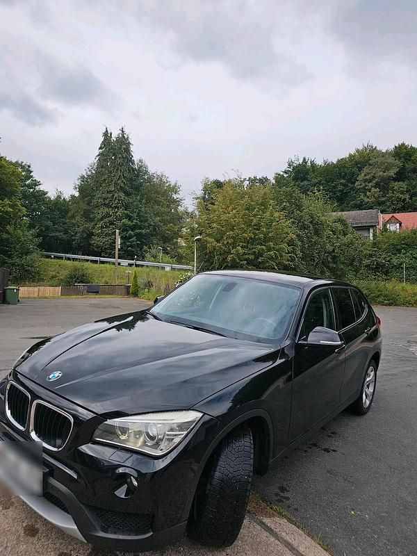 Schwarz Gebraucht 2012 BMW X1 SUV | 4.800 € (Superpreis) - Bild 1/4