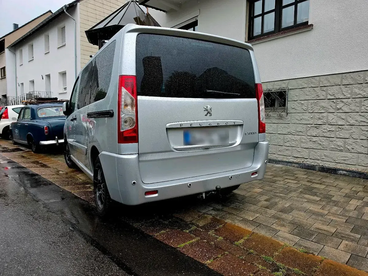 Gebraucht Peugeot TePee Allure 163 PS (119 kW) 2012 Silber Van / Kleinbus