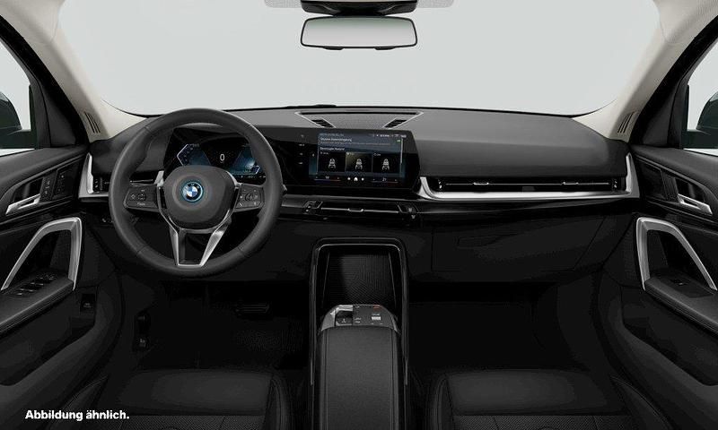 Neu BMW iX2 150 kW (204 PS) 2026 Schwarz SUV