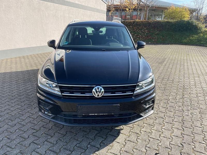 Gebraucht VW Tiguan Join 150 PS (110 kW) 2018 Deep black pearlescent (metallic) SUV