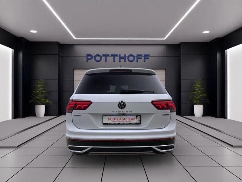 Gebraucht VW Tiguan Allspace Elegance 150 PS (110 kW) 2022 Pure white SUV