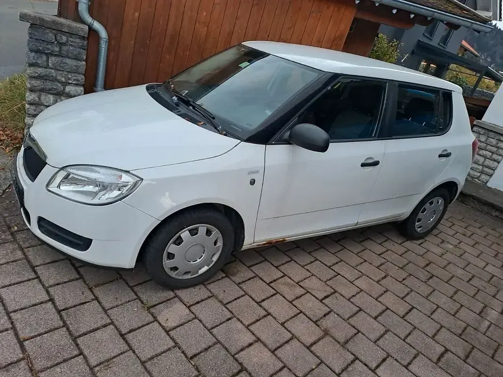 Gebraucht Skoda Fabia 60 PS (44 kW) 2009 Weiß Limousine