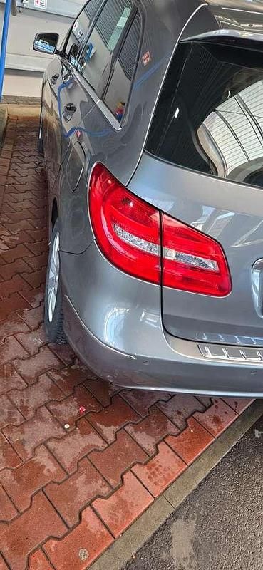 Gebraucht Mercedes 200 136 PS (100 kW) 2012