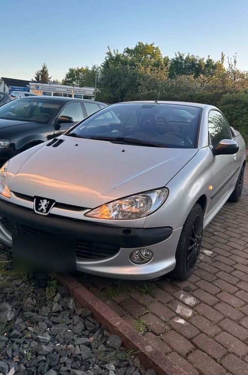 Silber Gebraucht 2002 Peugeot 206 CC Cabrio | 850 € - Bild 1/4