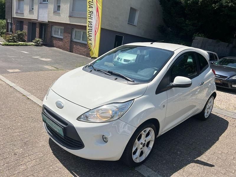 Weiß Gebraucht 2010 Ford Ka Titanium Kleinwagen | 1.999 € (Fairer Preis) - Bild 1/4