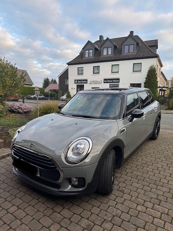 Grau Gebraucht 2018 Mini Cooper Clubman Kombi | 15.100 € (Guter Preis) - Bild 1/4