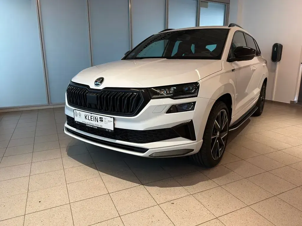 Gebraucht Skoda Karoq SportLine 150 PS (110 kW) 2023 Weiß SUV