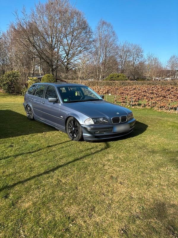 Gebraucht BMW 325 Basis 192 PS (141 kW) 2001 Kombi