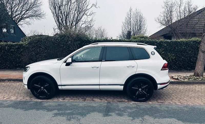 Weiß Gebraucht 2018 VW Touareg Edition SUV | 29.850 € (Fairer Preis) - Bild 1/4