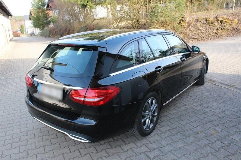 Gebraucht Mercedes C220 AMG 170 PS (125 kW) 2018 Schwarz Kombi