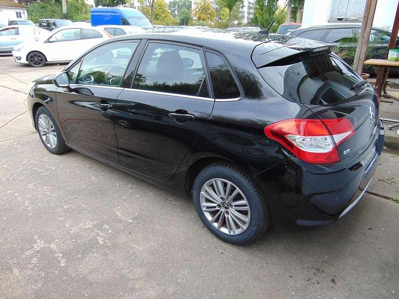 Gebraucht Citroën C4 Tendance 111 PS (81 kW) 2012 Noir perla nera Limousine