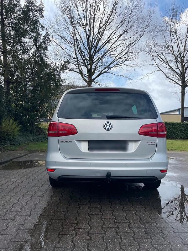 Gebraucht VW Sharan 140 PS (102 kW) 2014 Silber Van / Kleinbus