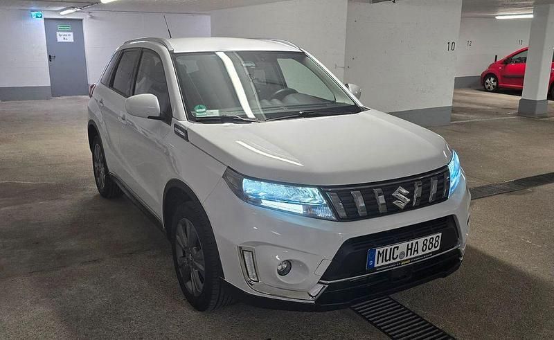 Weiß Gebraucht 2021 Suzuki Vitara Comfort SUV | 16.900 € (Fairer Preis) - Bild 1/4