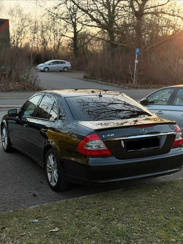Second-hand Mercedes E350 272 CP (200 kW) 2006 Negru Berlinǎ