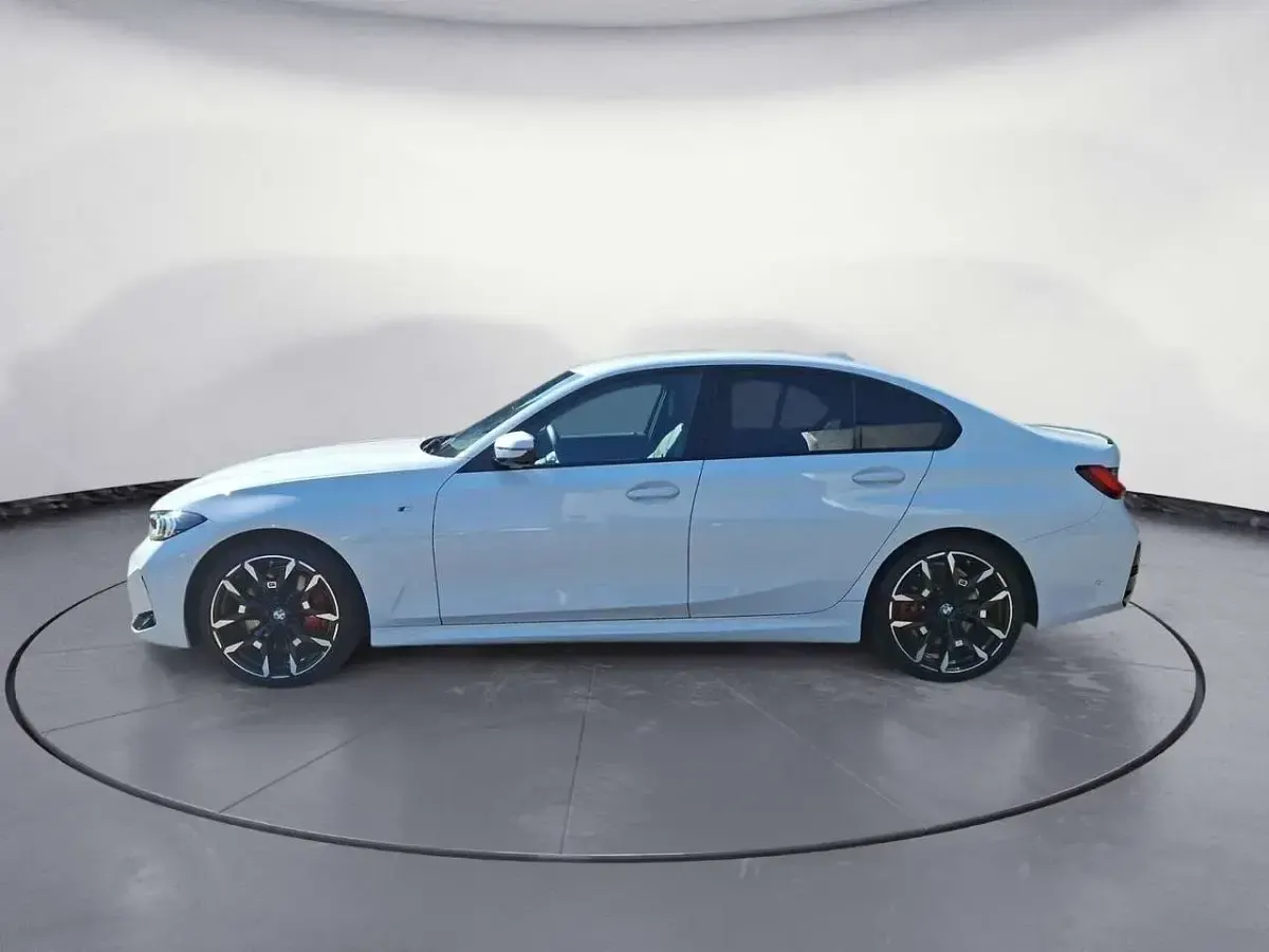 Gebraucht BMW 320 M Sport 184 PS (135 kW) 2025 Weiß Limousine