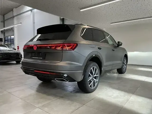 Neu VW Touareg Edition 286 PS (210 kW) 2026 Siliziumgrau matt SUV