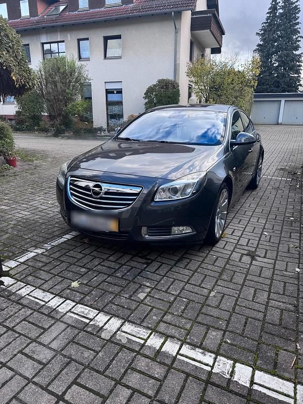 Grau Gebraucht 2011 Opel Insignia Limousine | 5.700 € (Teuer) - Bild 1/2