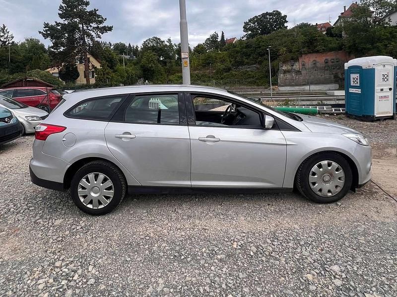 Gebraucht Ford Focus Trend 95 PS (69 kW) 2011 Silber Kombi