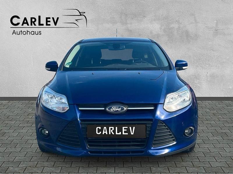 Gebraucht Ford Focus 101 PS (74 kW) 2014 Blau Limousine