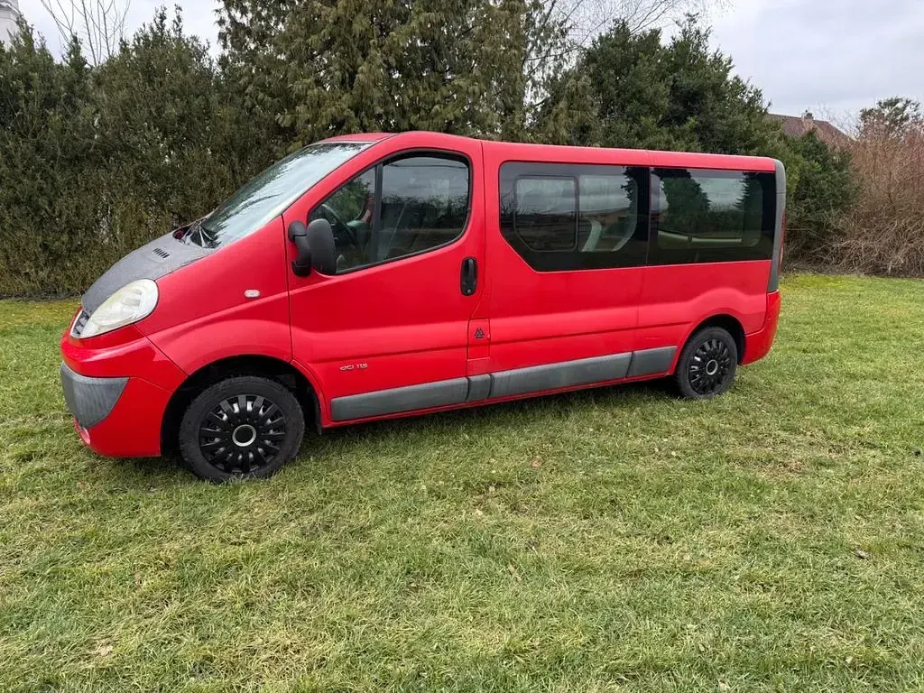 Gebraucht Renault Trafic 156 PS (114 kW) 2010 Rot Van / Kleinbus