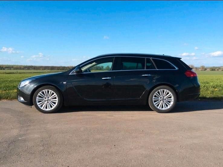 Gebraucht Opel Insignia Eco 160 PS (117 kW) 2012 Schwarz Kombi