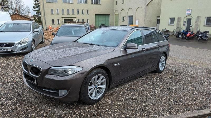 Gebraucht BMW 520 184 PS (135 kW) 2013 Braun Kombi