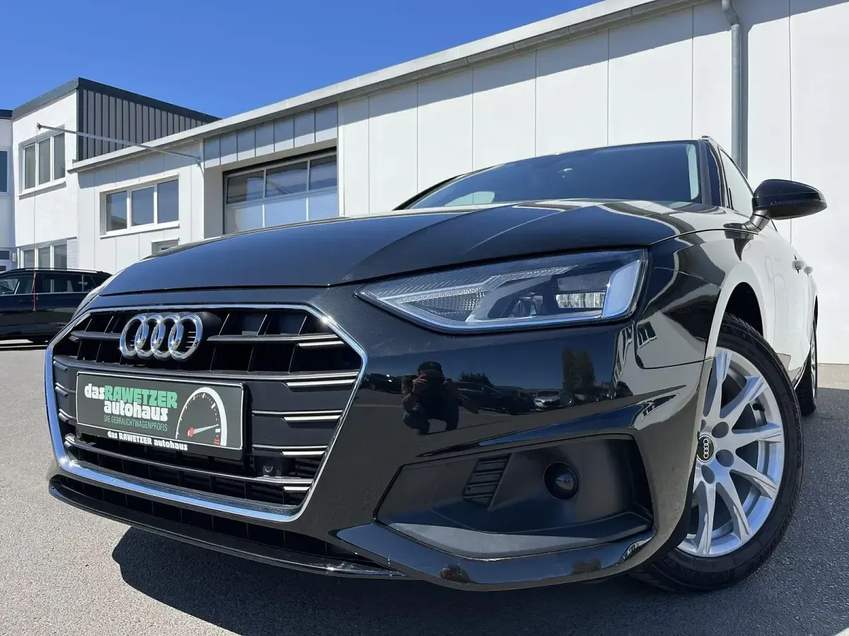 Second-hand Audi A4 150 CP (110 kW) 2022 Negru Break