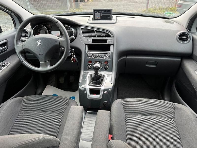 Gebraucht Peugeot 5008 Active 120 PS (88 kW) 2014 Grau Van / Kleinbus