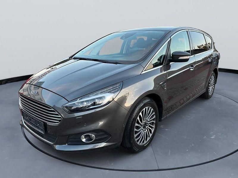 Gebraucht Ford S-MAX Titanium 190 PS (139 kW) 2018 Magneticgrau (metallic) Van / Kleinbus