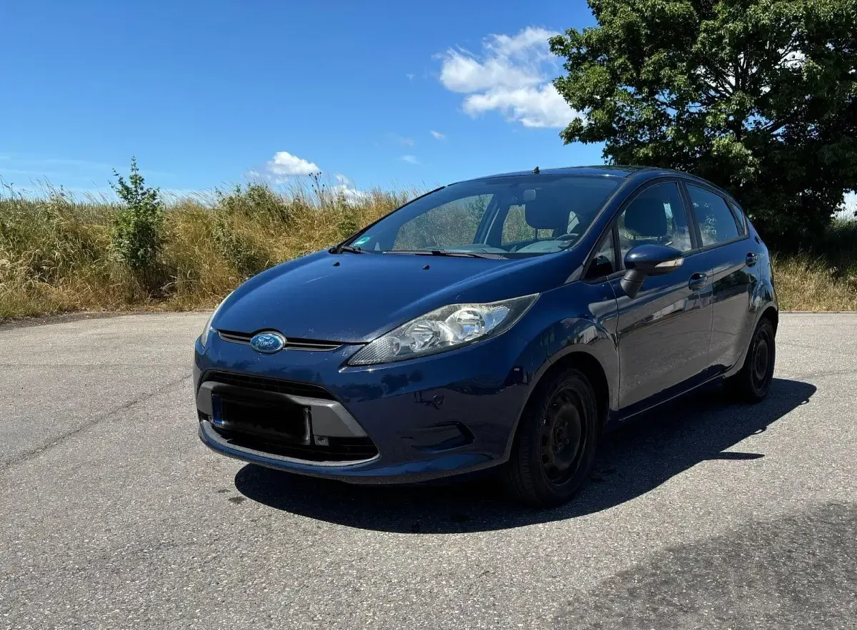 Gebraucht Ford Fiesta 90 PS (66 kW) 2008 Blau Kleinwagen