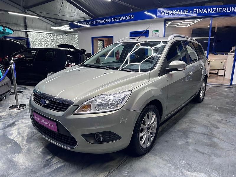 Gold Gebraucht 2009 Ford Focus Ghia Limousine | 6.950 € (Teuer) - Bild 1/4